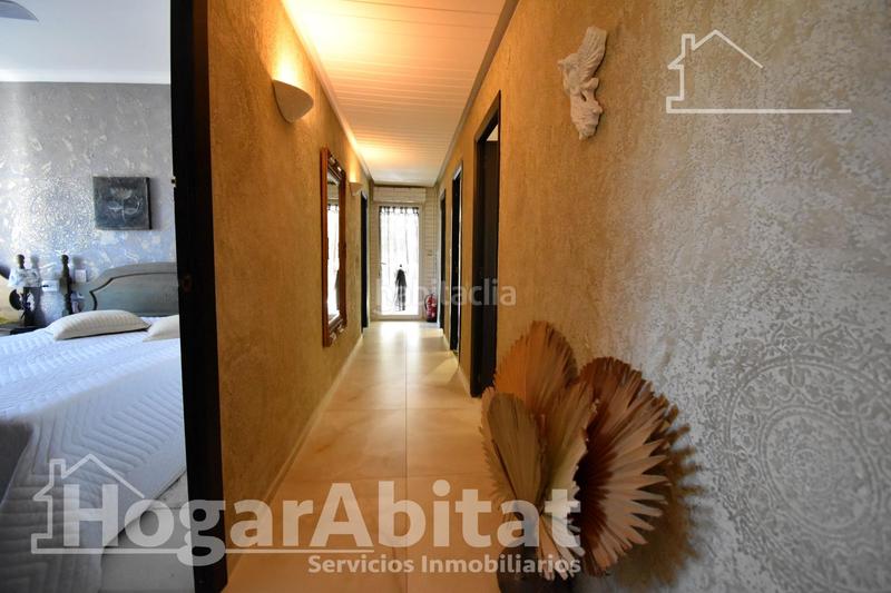 Foto f85f7085-c3bf-4dbc-82ca-ab9f043bf793. Chalet  totalmente reformado! amplio con 4 viviendas independientes y piscina privada en Gandia