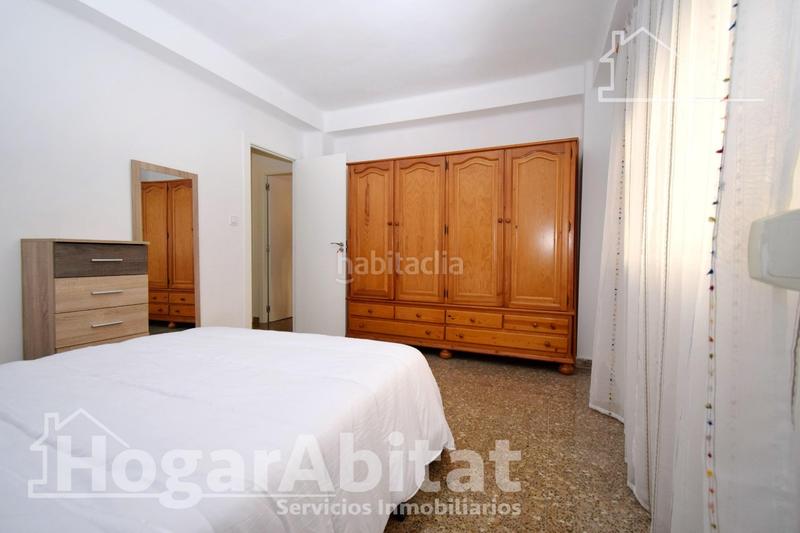 Foto c9ec3d31-c75e-4d4a-945e-169f9ebe5b99. Pis a El Mercado Manises