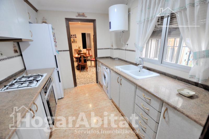 Foto fa261889-e3f2-4214-9650-268772761da3. Casa amb aparcament a Zona Concordia Burjassot