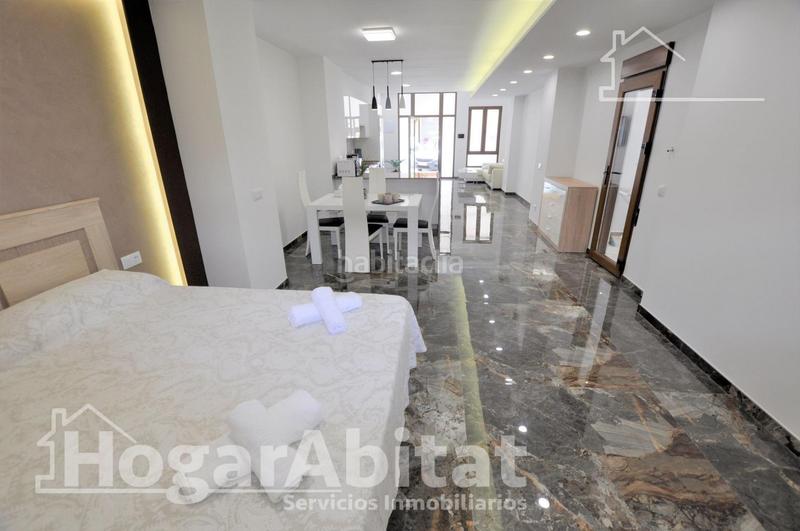 Foto fdc61f8c-afdb-4df2-88f1-f917aedfab1e. Piso reforma a estrenar con terraza y licencia turistica en Valencia