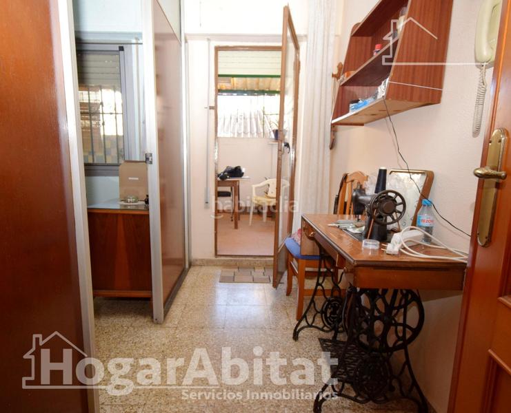 Foto 9a5e76cd-8792-48ea-a1ec-9489b29fccc5. Piso exterior con balcón y terraza cerca del metro en Paiporta