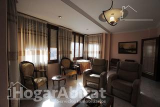 Flat  Passeig pais valencia. Muy amplio y exterior con ascensor en el centro