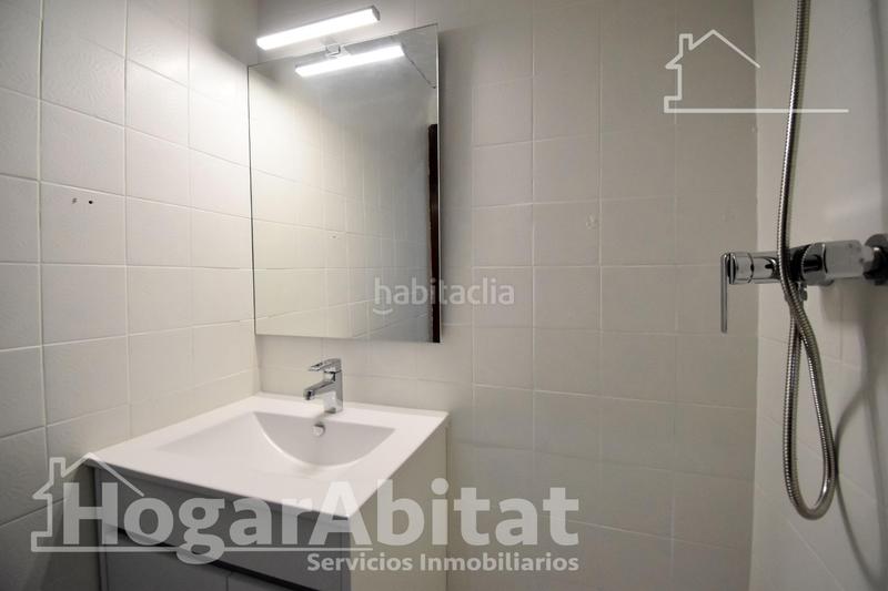 Foto afb5bc6f-40db-489e-a9d5-ff66ba27ba29. Piso en el corazón ! amplio y exterior con terraza, junto a la av de alicante en Bellreguard