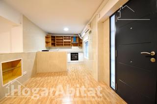 Appartamento  Calle pintor joan de joanes. Perfecto para invertír! reformado y económico, en el centro