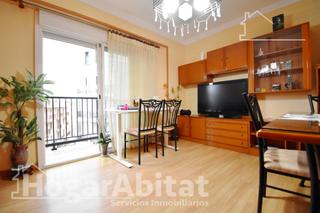 Pis  Calle alejandro cardona. Oliva centro! alto, amplio y exterior con balcón y terraza