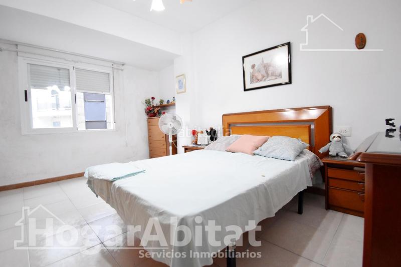 Foto cf2bd309-4736-44f2-8af5-5e2fc3259b81. Pis a Oliva pueblo Oliva