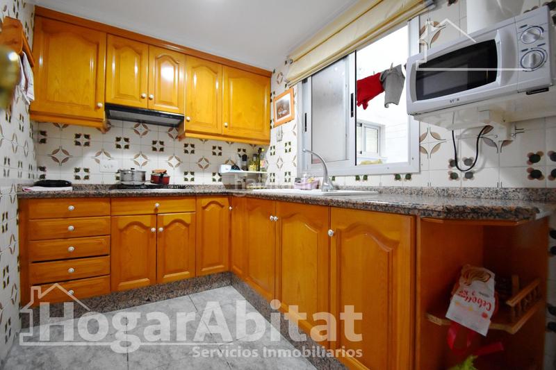 Foto cf3e101d-fe3f-45c7-9380-8f86e8df6e75. Pis a Oliva pueblo Oliva