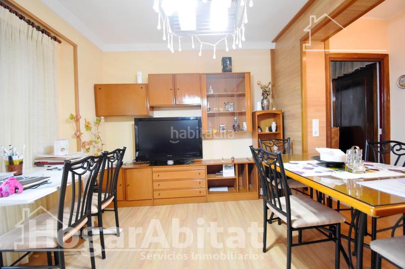 Foto ee90d25c-42c8-4a16-87ba-e2cd0ff5f7ef. Pis a Oliva pueblo Oliva