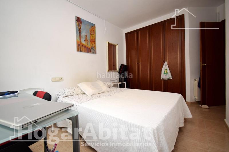 Foto a0f2c91b-6b22-4a0d-be8f-1bd2c9f2b8e6. Etagenwohnung mit parking pool in Valterna Paterna