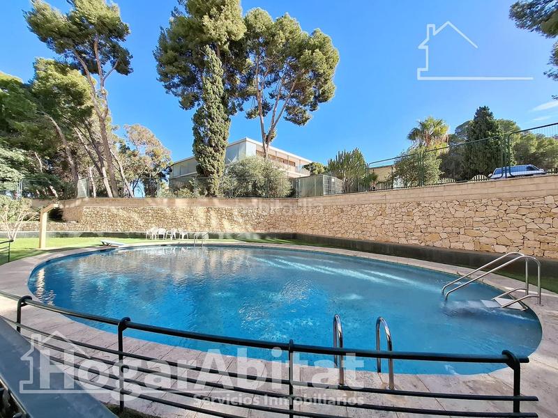 Foto f60fb37d-f3c8-43bd-9b9f-3b7d2e9d93b9. Appartamento con riscaldamento parcheggio piscina in Alicante