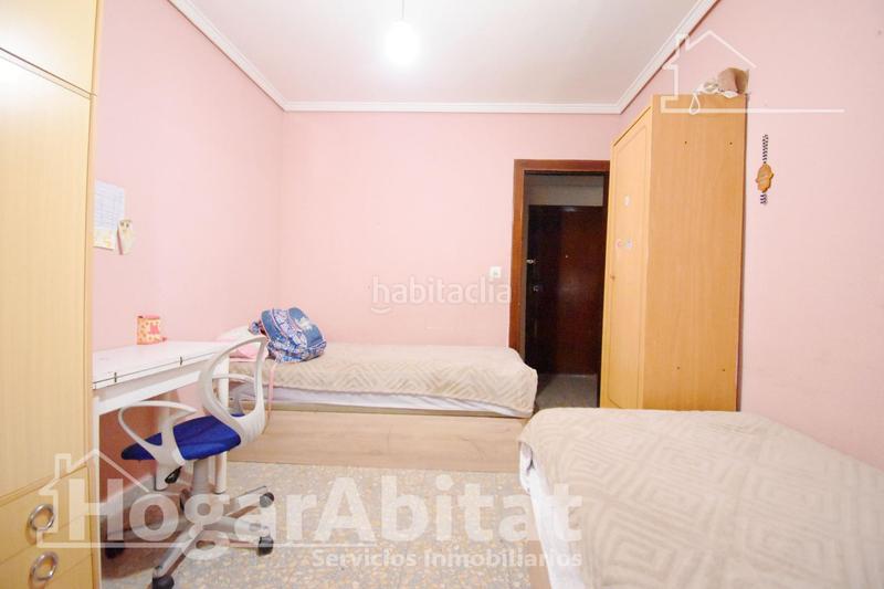 Foto 2121bc34-6969-447e-aada-cfa8b7cc37de. Piso muy amplio y luminoso con ascensor y balcón en Bellreguard