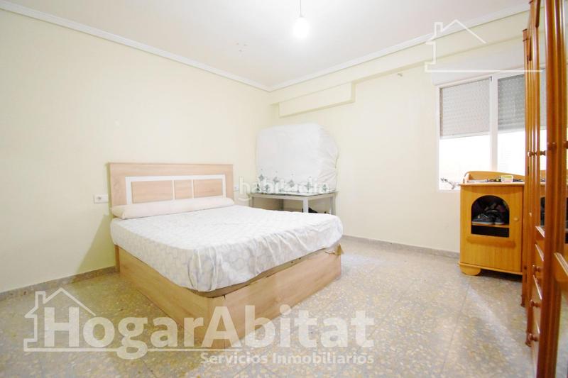 Foto dae588bc-f3a4-495d-a517-18649cee5f7c. Piso muy amplio y luminoso con ascensor y balcón en Bellreguard