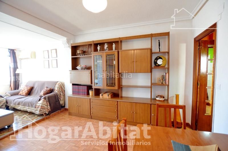 Foto 6e31970b-9098-4ad4-9779-104f1b66fea4. Piso exterior con luz raudal en la florida en Florida Alta Alicante