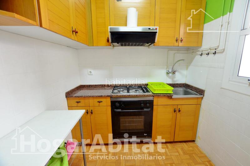 Foto f16a40c6-0a7f-4c4b-8aeb-087fea2d8ad5. Piso exterior con luz raudal en la florida en Florida Alta Alicante