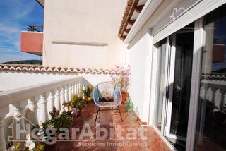 Casa adosada  Calle gandia. Adosado seminuevo con terraza y garaje