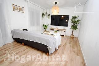 Pis  Calle chiva. Reformado con balcón y ascensor