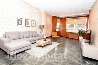 Appartement  Calle falcó. Oportunidad de inversión. disfruta de una vivienda con oficina e