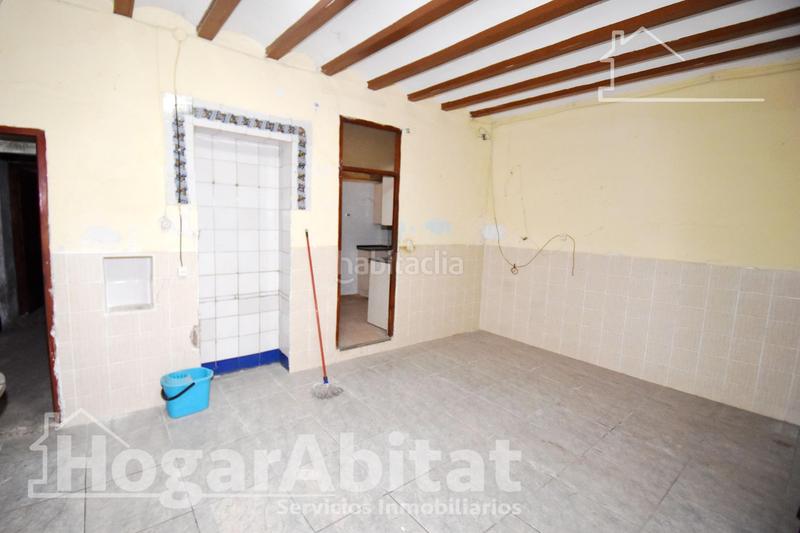 Foto ced2150b-9f2d-4d15-b913-19607f965d50. Casa oportunidad de inversión! casa amplia y esquinera para reformar en Villarreal / Vila - real