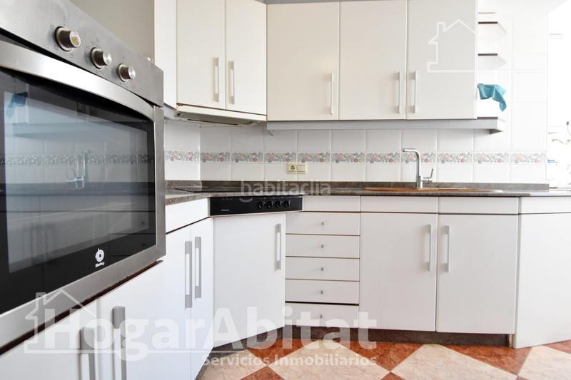 Foto bf690561-4651-4005-a734-00e205637630. Pis amb aparcament a Oliva pueblo Oliva