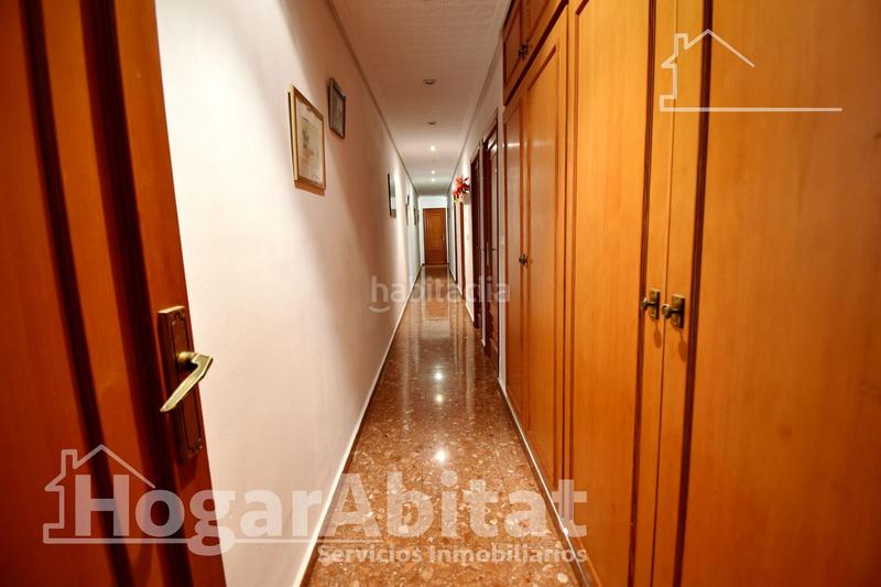 Foto 891db988-117a-4848-834e-d45a39c28327. Casa adossada amb aparcament a Cheste