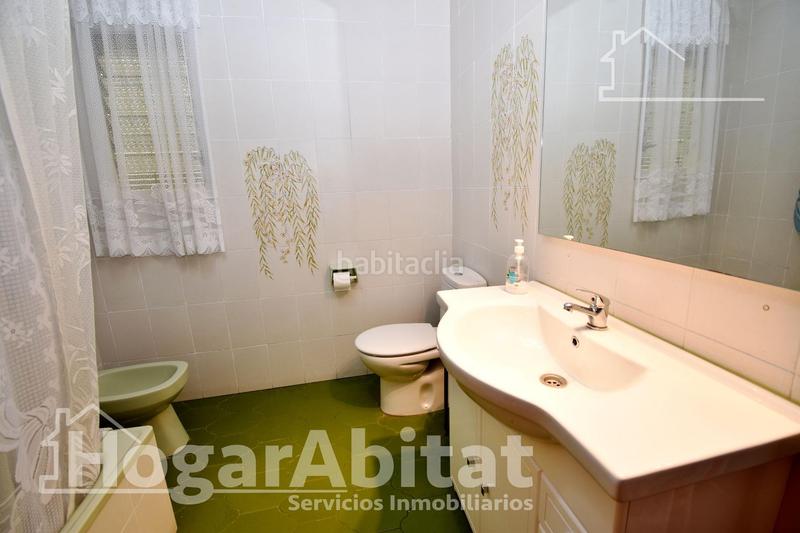 Foto a2da1606-d14e-4a02-9b8b-b3fe124094e5. Casa adossada amb aparcament a Cheste