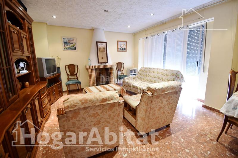 Foto bb32b417-f7f7-4fe1-a56e-9a63bb0e09e3. Casa adossada amb aparcament a Cheste