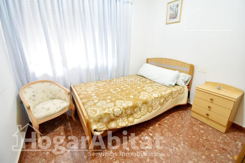 Foto bef21a0a-3641-4352-b7cd-2c314ef4b8a0. Casa adossada amb aparcament a Cheste