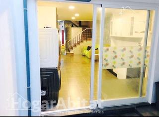 Casa adossada  Calle vista alegre. Amplio y luminoso adosado reformado, cerca de la av cendrosses