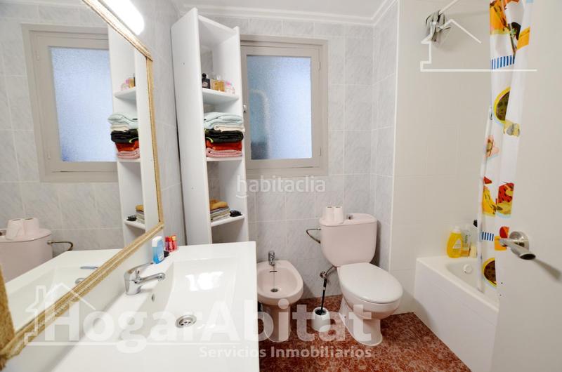 Foto d0761a24-f76e-466b-a095-393910a65d1e. Piso exterior y muy luminoso con balcon en Centro San Juan de Alicante