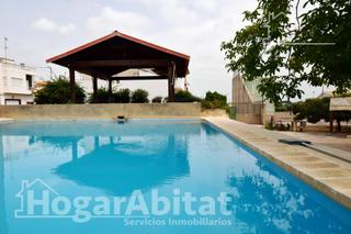 Haus  Corbera. Benicull centro! magnífico chalet con piscina privada y terraza