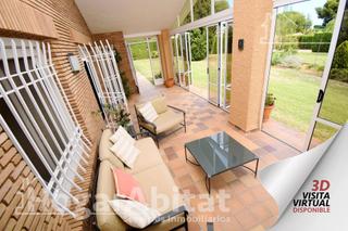 Chalet  Calle urb les palmes. Espectacular villa con piscina, terraza, garaje y jardín