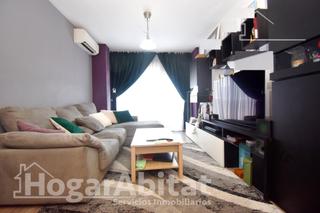 Flat  Avenida sud-oest. Muy amplio con ascensor y trastero