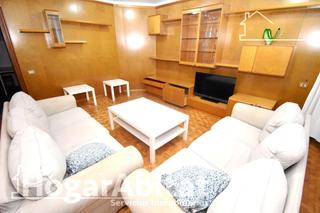 Piso  Calle amadeo i. Centro de castellón! alto, amplio y luminoso con garaje y balcón