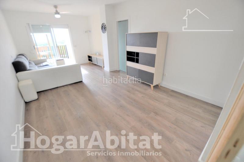 Foto 3df1ea46-ce7b-4ab0-b52b-d0afac6ddc9a. Piso en residencial con terraza, garaje, trastero y piscina en Náquera