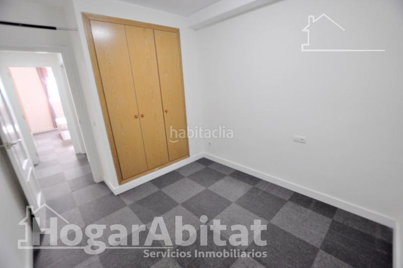 Foto cf4db8b8-de4e-48bd-b03b-034c2f18e900. Piso en residencial con terraza, garaje, trastero y piscina en Náquera