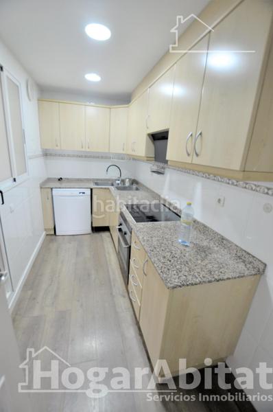 Foto d3168d3d-8d6a-4b12-ac5e-d0f02c6b2cff. Piso en residencial con terraza, garaje, trastero y piscina en Náquera