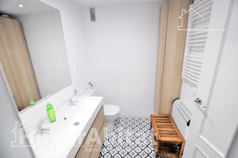 Foto df8ea601-cb77-4853-ac8a-2c0f9e792c01. Piso en residencial con terraza, garaje, trastero y piscina en Náquera