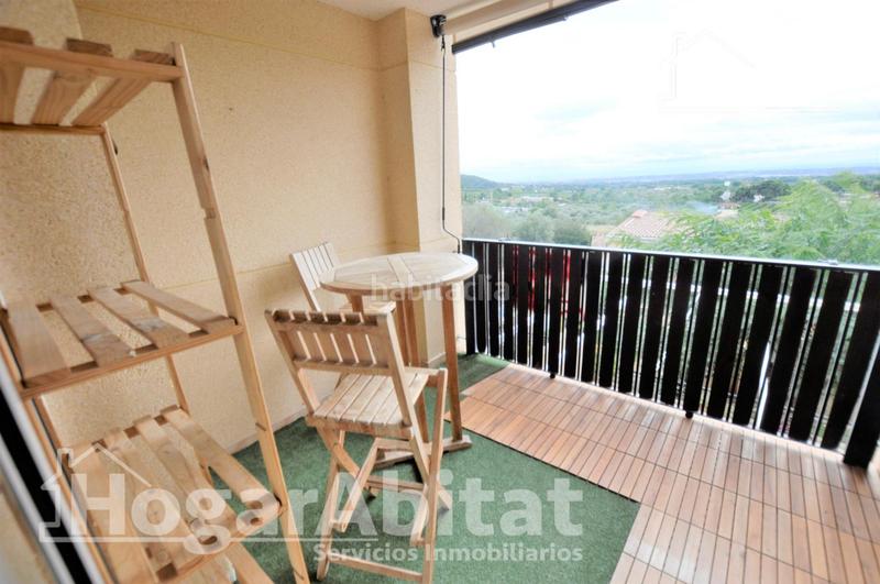 Foto f9b4e9de-72ae-45e9-8def-13808ec04add. Piso en residencial con terraza, garaje, trastero y piscina en Náquera