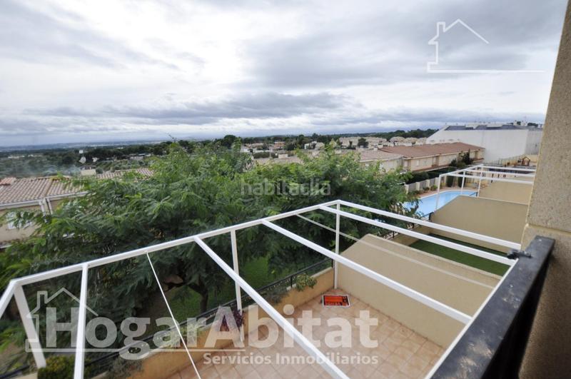 Foto fe2eaf2f-1a33-4609-b026-6662d446e1aa. Piso en residencial con terraza, garaje, trastero y piscina en Náquera