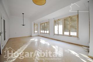Appartement  Calle crau. 5 dormitorios!  muy amplio con trastero junto a paseo de las ger