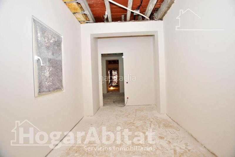 Foto 8ee2b025-f929-447f-899d-768aabc25271. Piso reforma a estrenar al gusto del comprador con balcón en el centro en Gandia