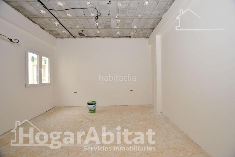 Foto e5e60003-eb16-4314-a3d9-59b4582693dd. Piso reforma a estrenar al gusto del comprador con balcón en el centro en Gandia