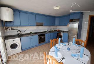 Casa a schiera in Santa Quiteria - Les Boqueres. Adosado seminuevo con garaje y terraza