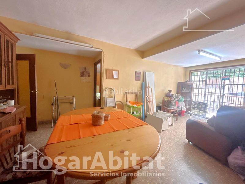 Foto 2ddaa9ee-977f-4602-ba3a-f1769f9e6095. Piso en ciutat vella! muy amplio con balcón y ascensor junto al mercado central en Valencia