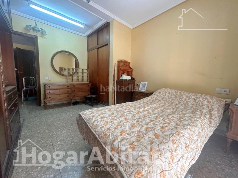 Foto 69461190-c8f6-40b5-bc82-88834cea0628. Piso en ciutat vella! muy amplio con balcón y ascensor junto al mercado central en Valencia