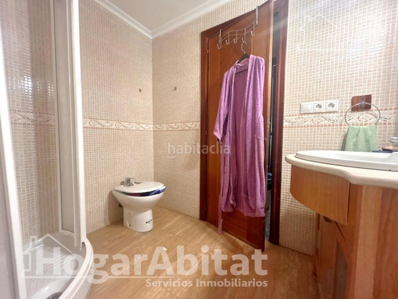 Foto 91d50d48-ebf8-4816-a508-bfaf858ccd96. Piso en ciutat vella! muy amplio con balcón y ascensor junto al mercado central en Valencia