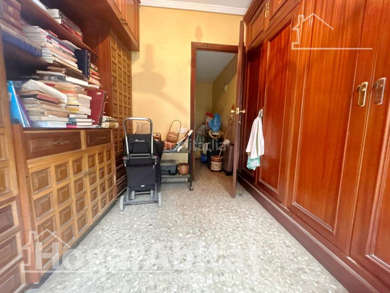 Foto da973455-ad1e-498c-8bfd-a87bf6b022d5. Piso en ciutat vella! muy amplio con balcón y ascensor junto al mercado central en Valencia