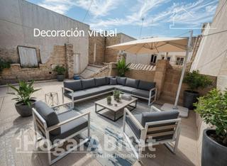 Casa  Calle ànimes. Oportunidad! amplia casa con terraza para hacer a tu gusto