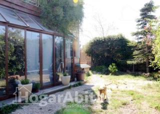 Chalet  Calle albotaina. Precioso chalet reformado con terraza, garaje y jardín