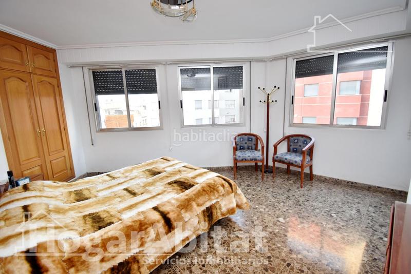 Foto d87cbd43-1a47-4b6f-a1d8-63394ca0e82a. Edificio oportunidad de inversión! edificio de cinco alturas con local comercial y gran terraza en Burriana